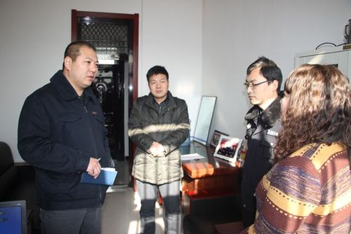 榆林市治安支队霍志强一行检查清涧县公安局警务室等级化建设工作