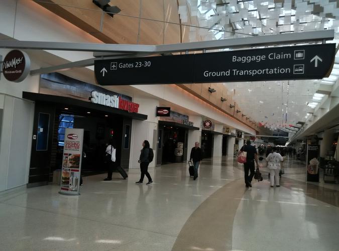 第一段行程:洛杉矶--圣何塞,美国阿拉斯加航空公司国内航班.