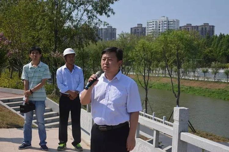 确山县党政考察团莅临上河城考察观摩