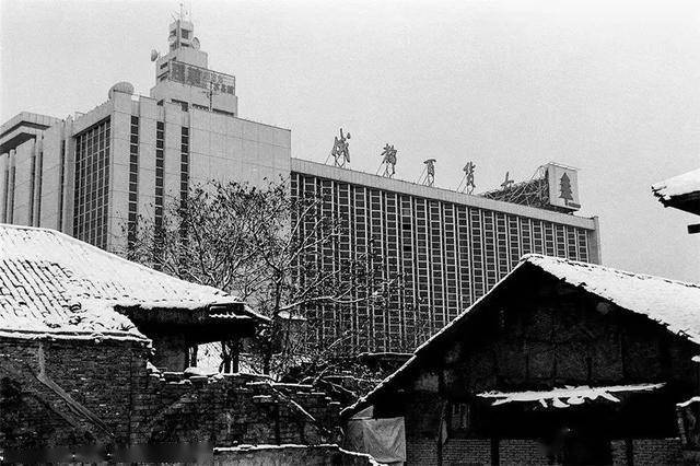 1995年成都春熙路上买年货的人组图