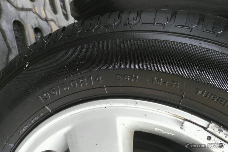 一汽森雅m80左前轮胎尺寸