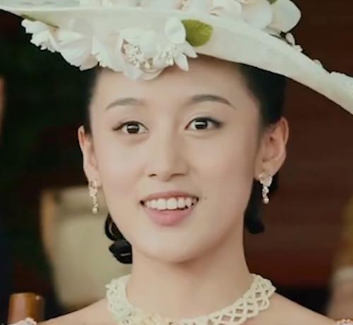 小娘惹:月娘小洋装闪亮登场,陈锡看痴当场求婚,珍珠气