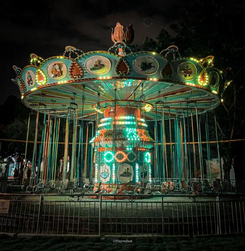 游乐场修出了恐怖片的感觉