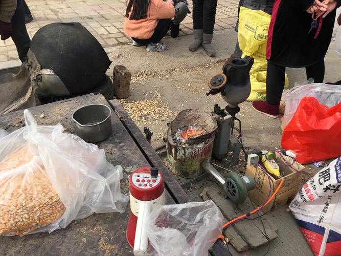 老式爆米花机,河南省商丘市民权县孙六镇,老百姓赶集