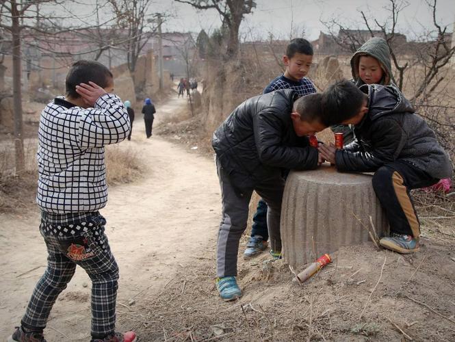 农村小孩长期在户外玩耍,为何不会伤风感冒?这几个原因很重要