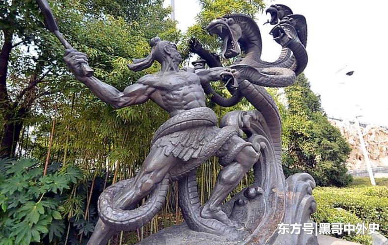日本神话传说中的八岐大蛇,是我国的相柳,曾被大禹砍了一个脑袋
