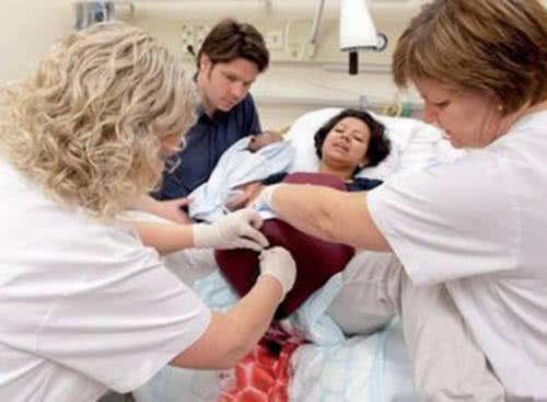 顺产被撕裂,那滋味真不好受,经历过的妈妈都不敢回忆,想顺产的妈妈