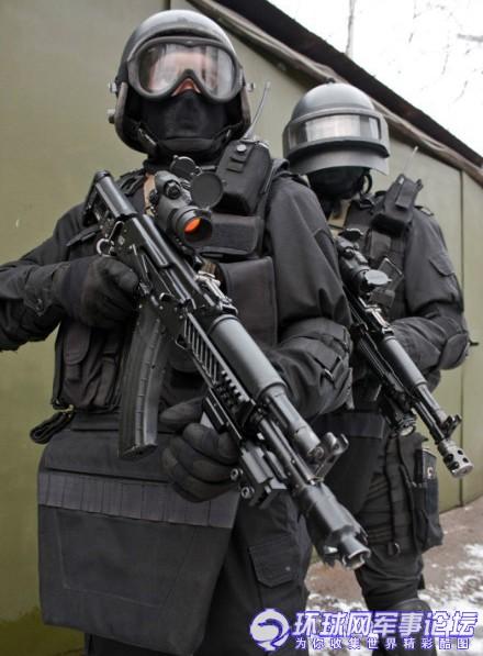 俄罗斯特种部队装备很"洋气"