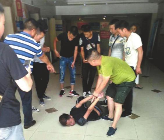 贩毒人员被抓获.