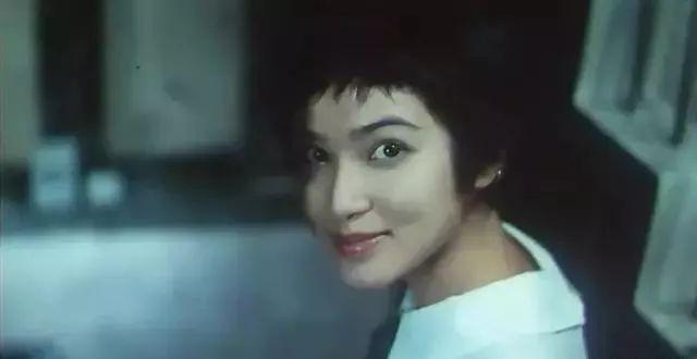 其中两大剧集惹争议 雪儿是中印混血儿,在新加坡长大 1999年,郑雪儿