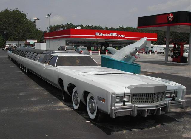 谈论到世界上最长的轿车,人们往往想到的是林肯,而实际上,世界上最长