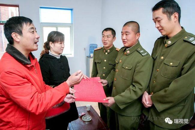 看着活泼健康的儿子,我们深深地知道:是中国人民解放军71352部队培养