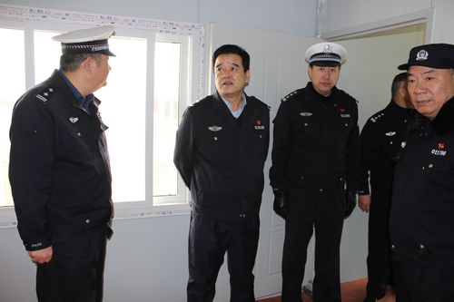 西安市交警支队副支队长王久明一行深入鄠邑区督导检查