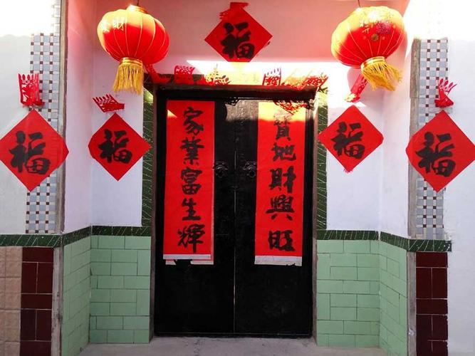 2018年春节什么时候贴春联好 过年春联的贴法介绍