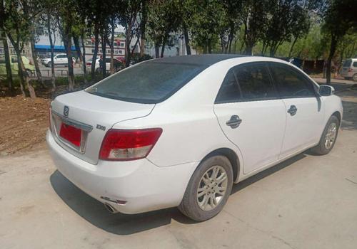 【南阳】2013年9月 众泰z300 2013款 1.5l 手动豪华型 手动挡