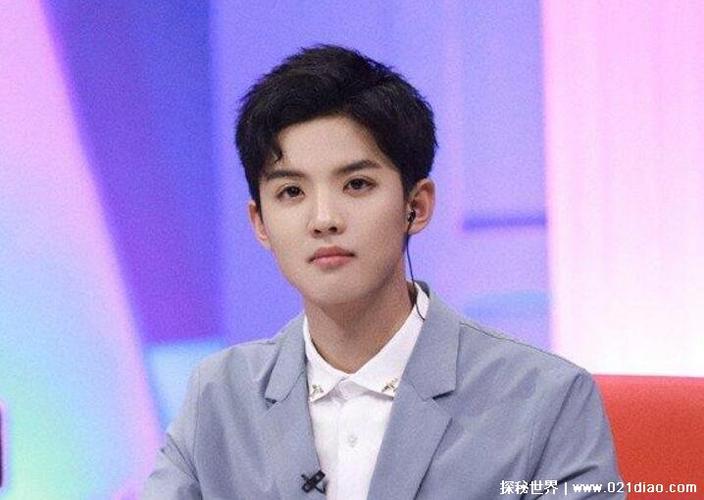 周峻纬老婆唐宁照片,英年早婚妻子竟是白富美