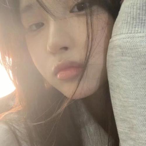 这就是纯欲风女生头像吗