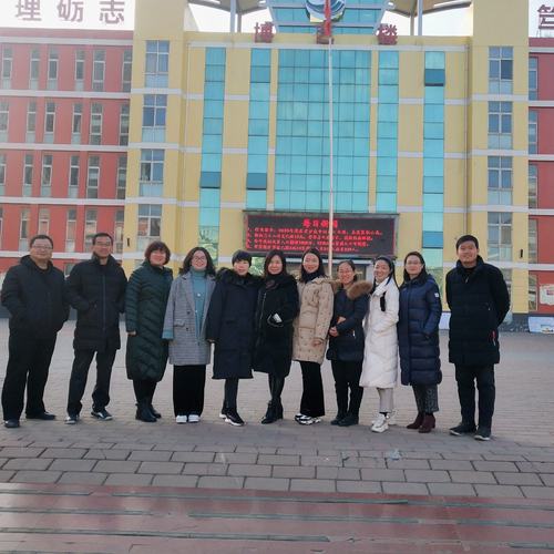 挥笔书写英文美 师生共进激情飞——子长县秀延初级中学质量提升系列