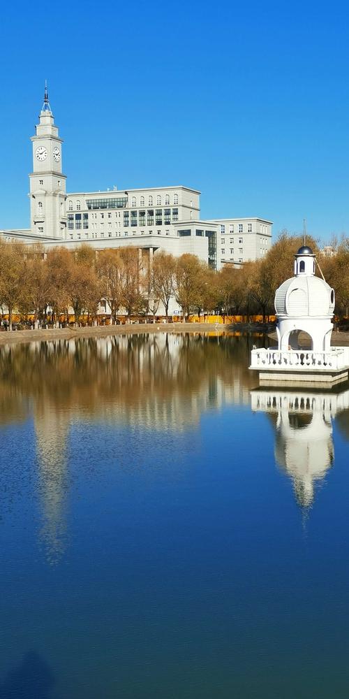 最美校园哈师大江北校区金秋风光