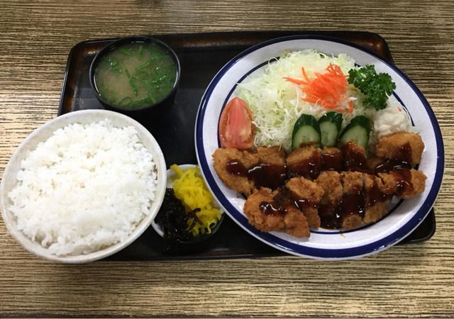 福栄食堂 - ヒレカツ定食 ノーマルだが 全てが大盛り