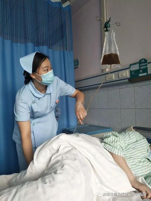 下,积极拓宽妇科病人治疗服务项目,中医妇科方面,开展了中药保留灌肠