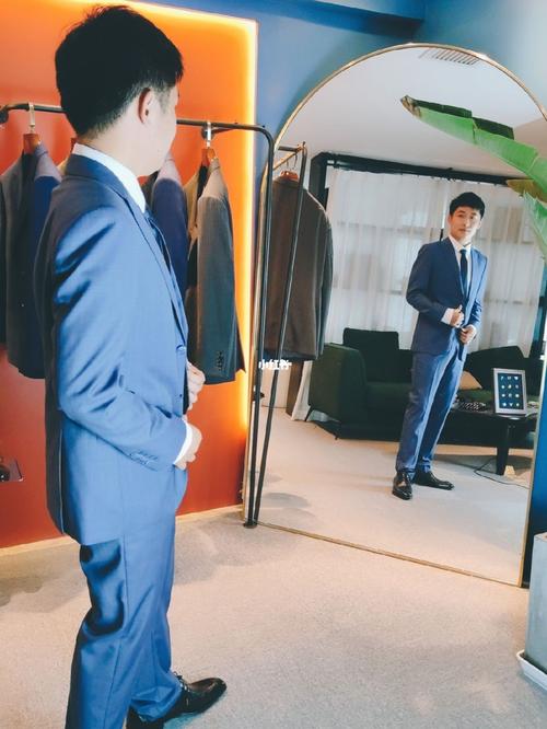 客照分享|身高174小哥哥的强大气场_西服_婚礼_蔚蓝商务港自由行热门