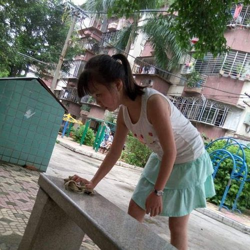 刘雅莹 