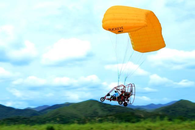 【广东广州】【飞凡之旅】299元机长带你体验"广东唯一"动力滑翔伞,冲