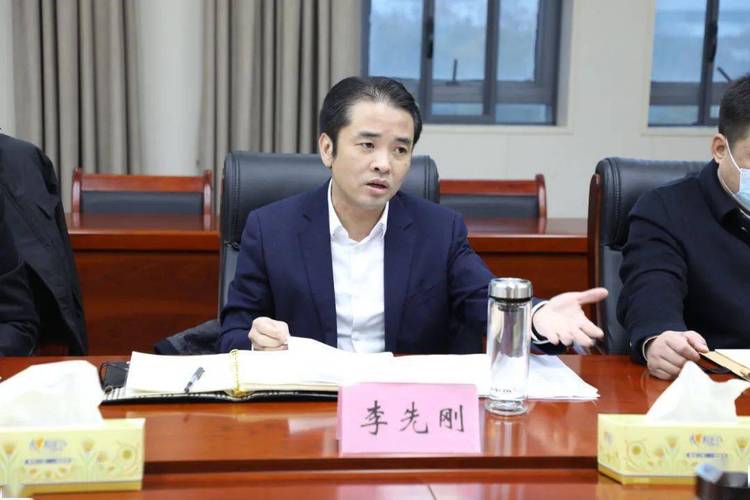 江陵县召开新春招工就业工作专题会议_发展_李先刚_情况