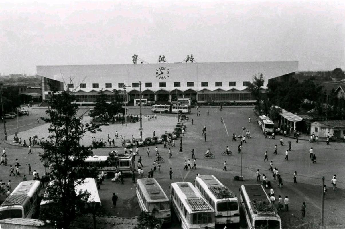 80年代浙江老照片,杭州,宁波,金华等地的老状况,你都认得吗?