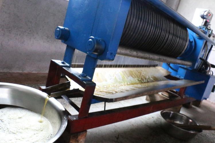 传统工艺压榨山茶籽油