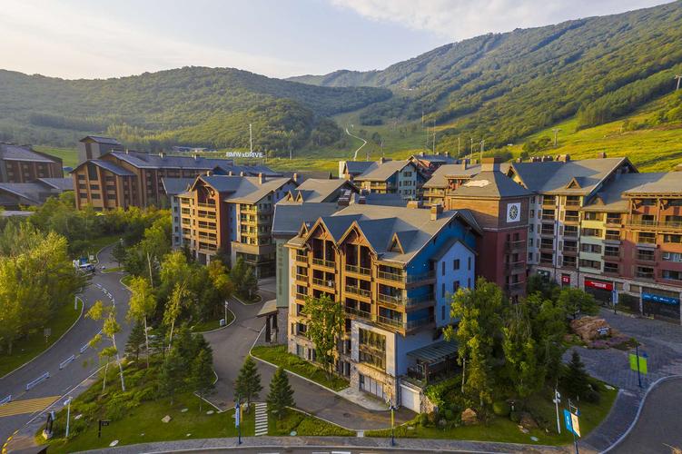 度假圣地.滑雪天堂一万科松花湖度假区