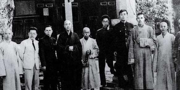 李叔同出生时一只喜鹊停留在产房的床上注定了他一生的不平凡