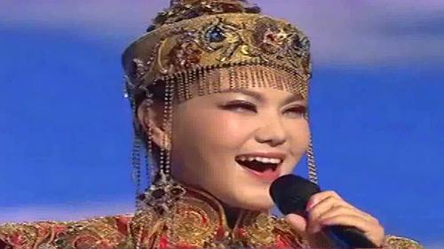 乌兰图雅的歌曲《套马杆》的各个翻唱版本