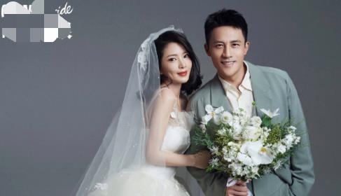 杜淳夫妇拍时尚大片王灿穿婚纱气场不输明星两人至今未办婚礼
