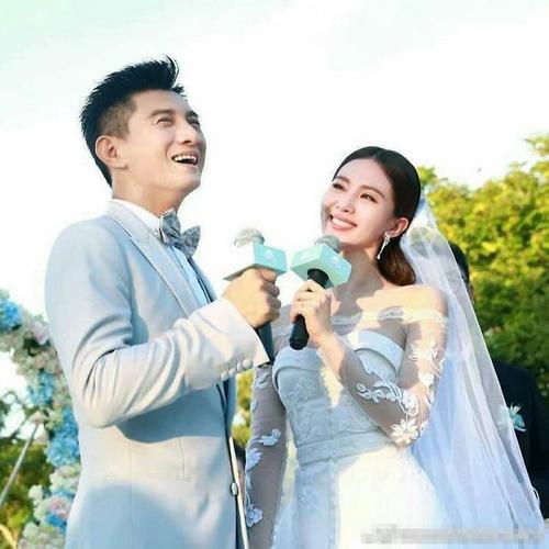 吴奇隆刘诗诗独特牵手方式曝光,网友取笑:这是大毛病但请不要改