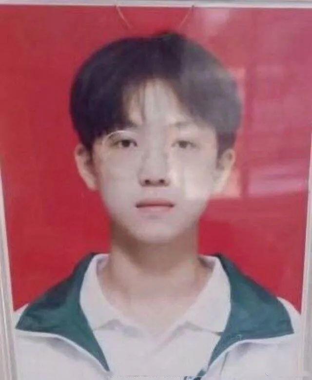 学校欠我一个帅哥校服帅哥大合集网友评论把我帅晕过去了