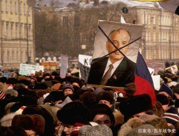 以美国为首的利益集团,也终于蠢蠢欲动,对苏联最大的继承者俄罗斯