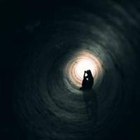 黑暗中的一束光头像【点击鼠标右键下载】