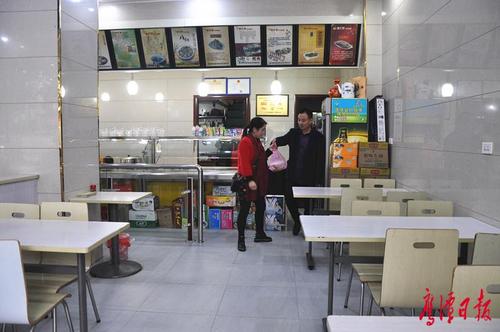 【暖新闻·江西2018】鹰潭快餐店老板,残疾人庄卫军的