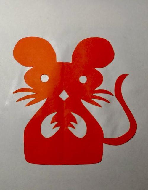 透过剪纸的镂空,看到你美丽心灵——新小二年级剪纸作业微展