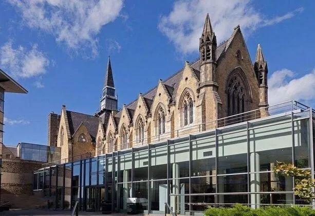 埃克塞特大学商学院不论是教学质量还是研究实力都属于英国领先水平