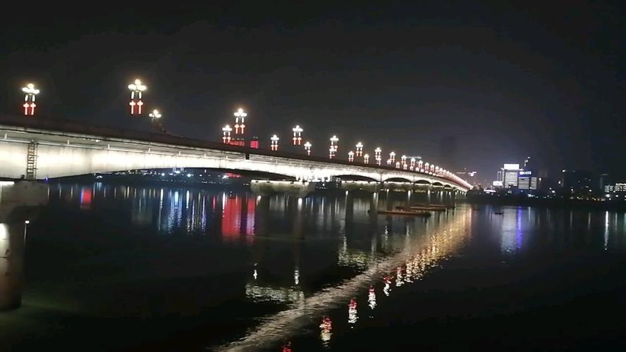 株洲湘江夜景蛮漂亮_夜景_希尔顿怎么样_酒店_出行