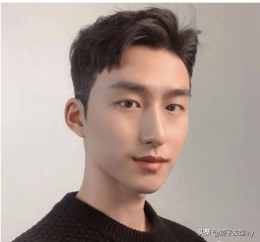 第四种时尚长扎发  粗硬头发还有一种很适合的发型,就是留长发,只要