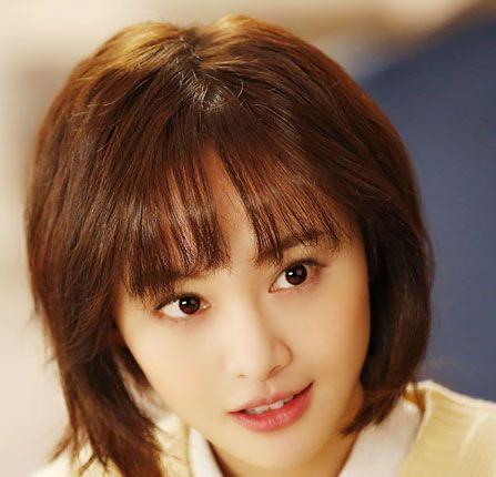 郑爽最新发型图片:选对适合自己的发型很重要