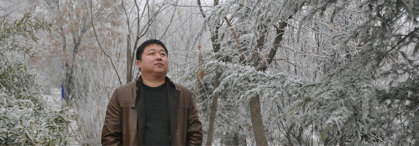 的研究与创作,其作品多次入选全国美展并获奖,并被众多专业机构及个人