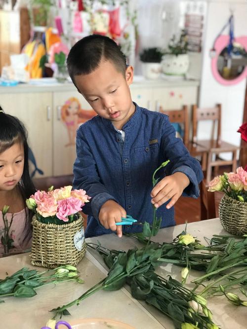 思茅区幼儿园北部分园中二班花艺课