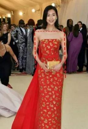 可恶的肩宽害惨了多少并不胖的女星,名模都没能逃过