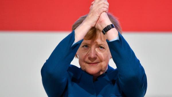 默克尔卸任党魁演讲,全场起立鼓掌9分钟