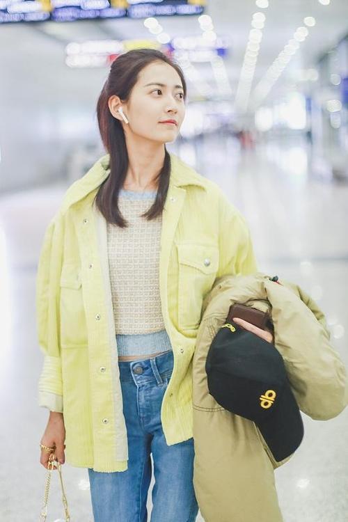 《昔有琉璃瓦》发布剧中角色海报,林一帅气,陈钰琪的